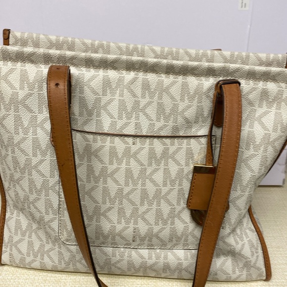 🔥Sale🔥Michael Kors Darien medium tote - Picture 5 of 16
